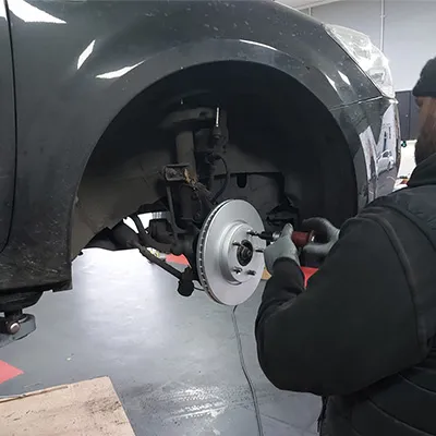 replacing a tyre